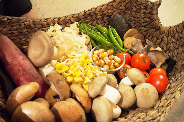 All these vegetables are locally produced and 100 per cent organic! We ordered the Oyster mushroom xD