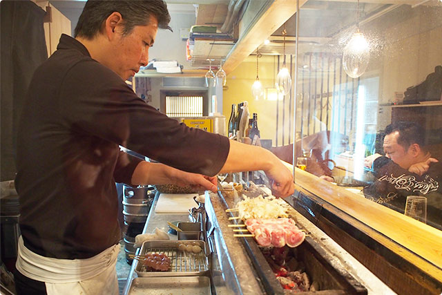 The master cooking the Yakitori… Professional work is like an art!