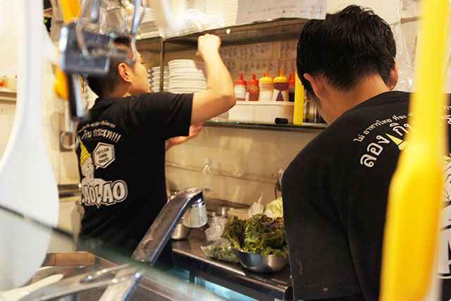 The kitchen is so near from us that we can watch inside!