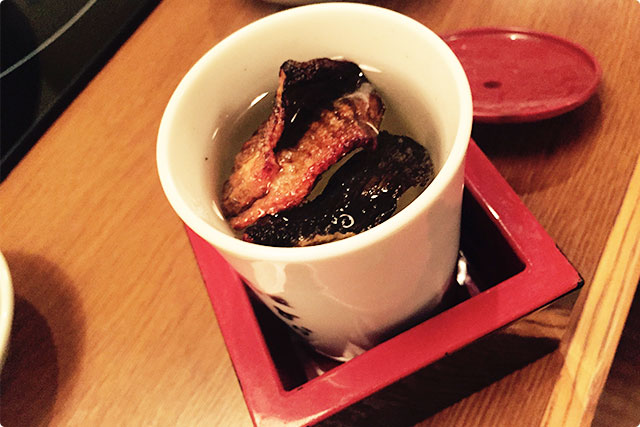 This drink is called 'Hire-zake'. It is a hot sake with grilled fish fins